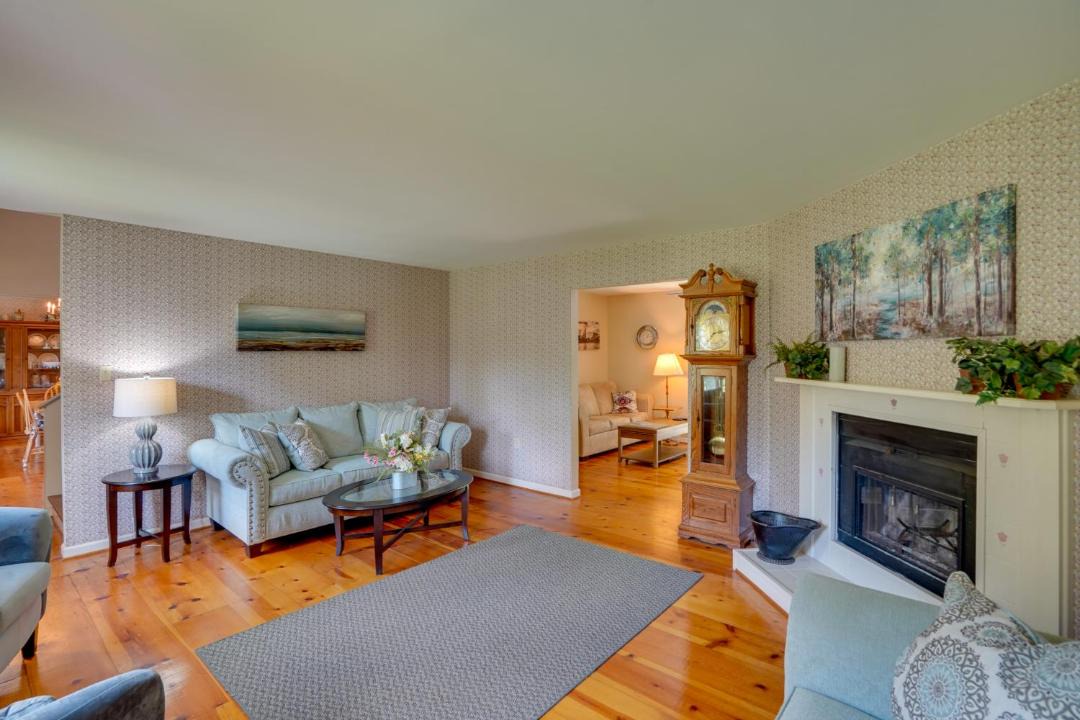 Photo of Livingroom in Pittsfield