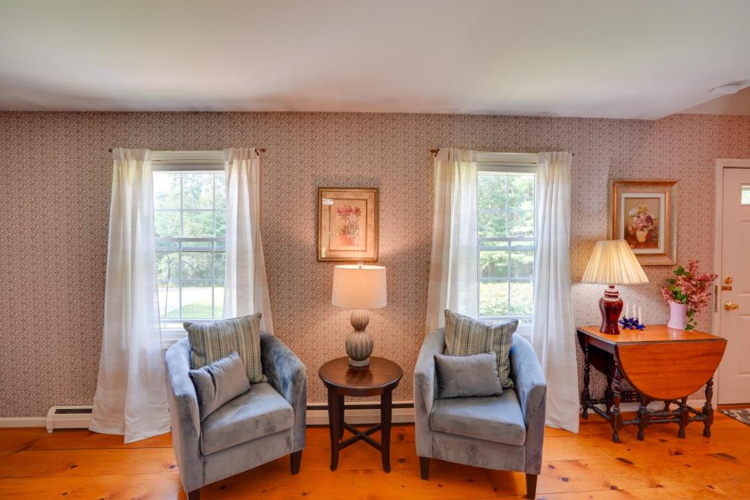 Photo of Livingroom in Pittsfield