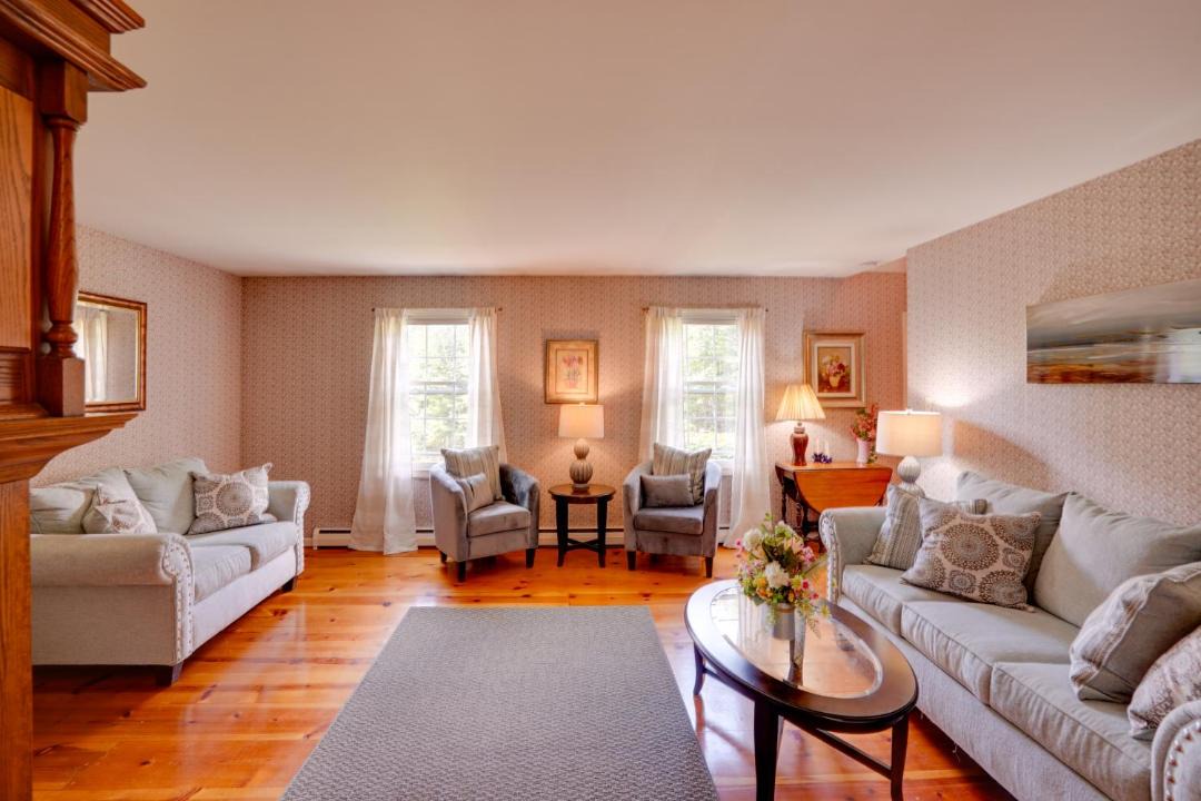 Photo of Livingroom in Pittsfield