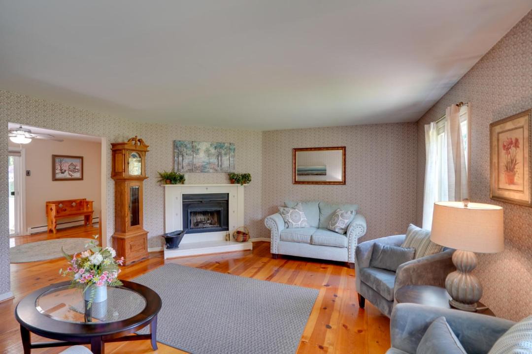 Photo of Livingroom in Pittsfield