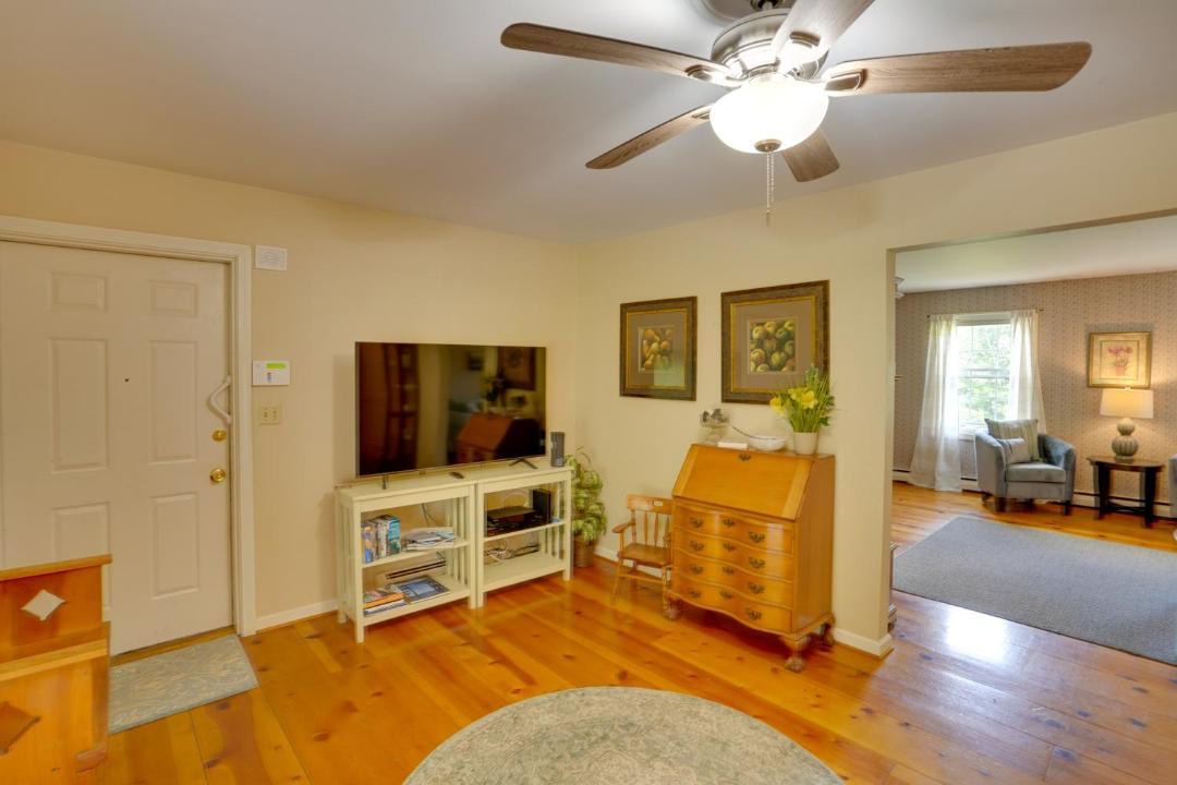 Photo of Livingroom in Pittsfield
