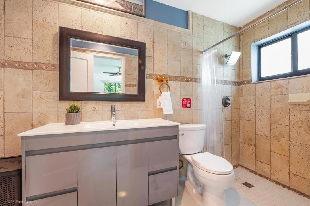 Photo of Bathroom in Cutler Bay