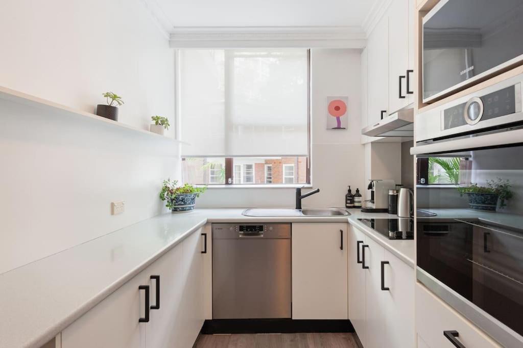 Photo of Kitchen in Elizabeth Bay