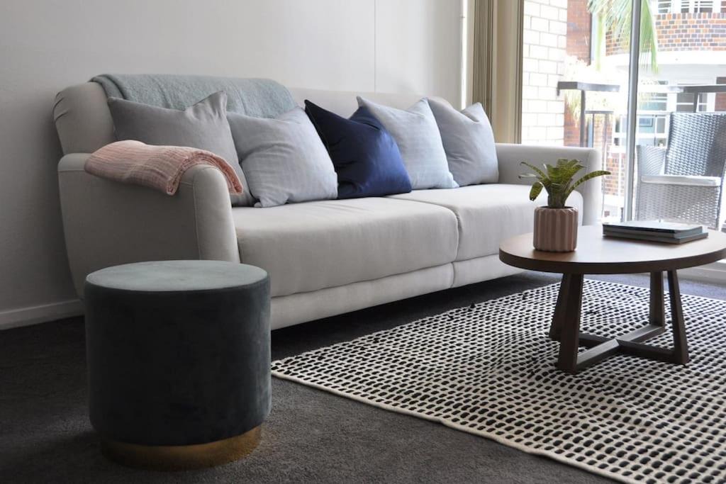 Photo of Livingroom in Elizabeth Bay