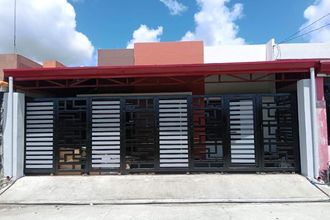 Photo of Buildings in Esperanza