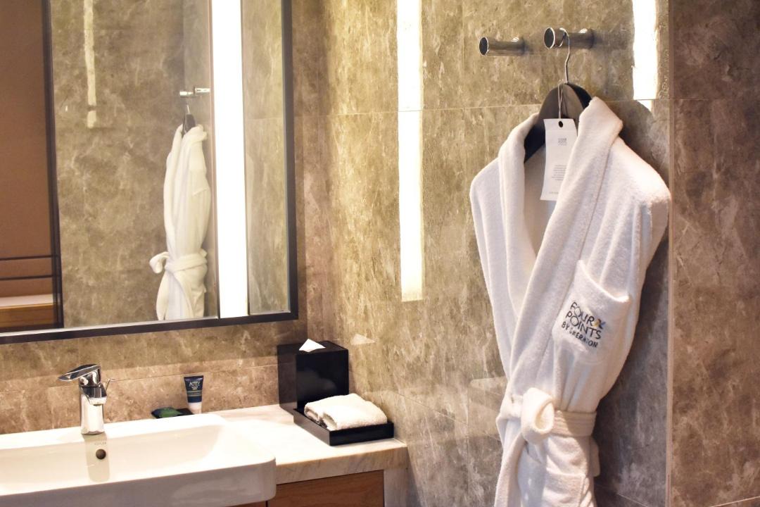 Photo of Bathroom in Yue Lu