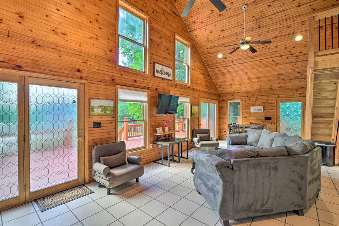 Photo of Livingroom in Battletown