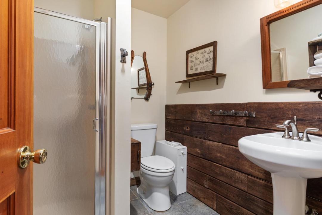 Photo of Bathroom in Luray