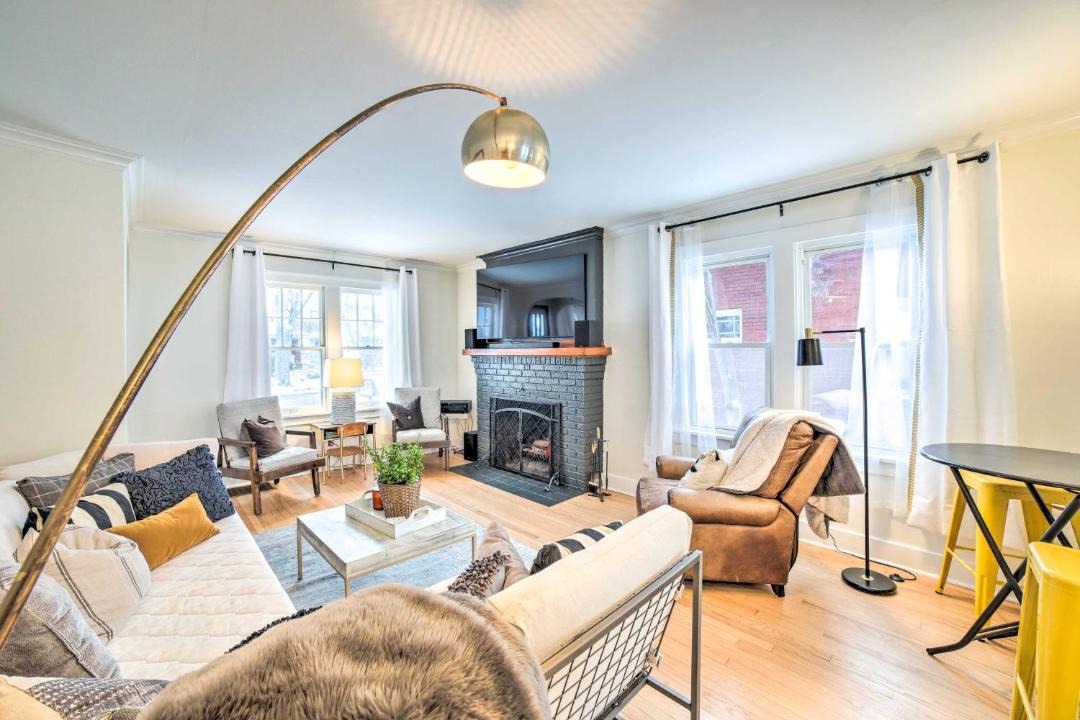 Photo of Livingroom in Northshore Triangle
