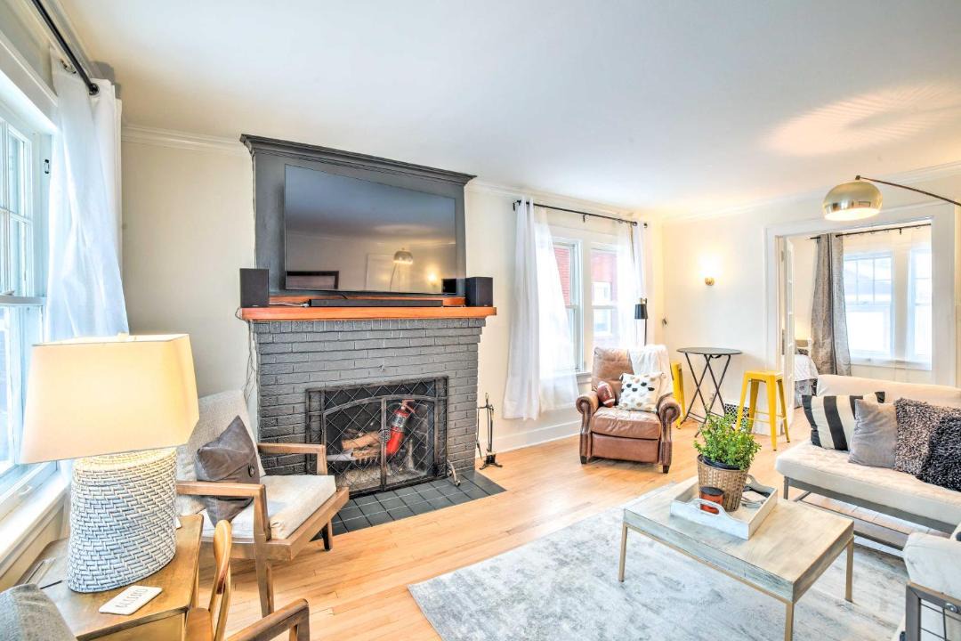 Photo of Livingroom in Northshore Triangle