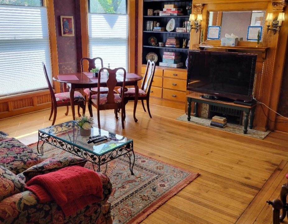 Photo of Livingroom in West Washington