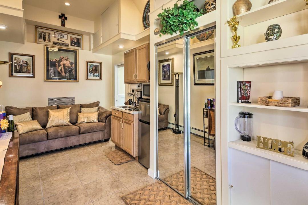 Photo of Livingroom in Elmont