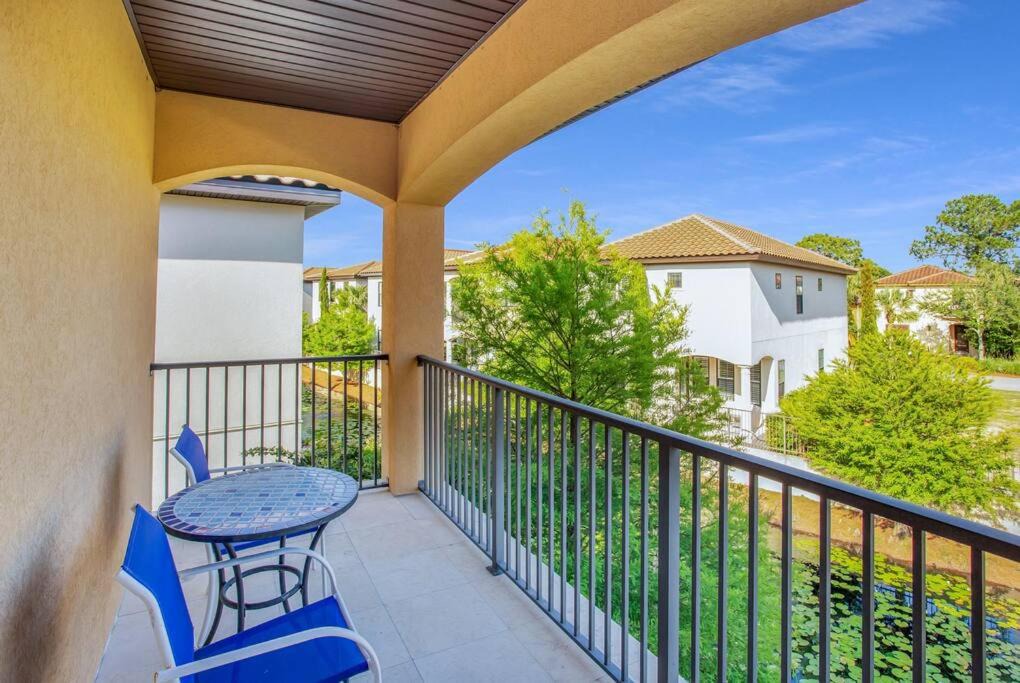 Photo of Patio Balcony in Villa Lago
