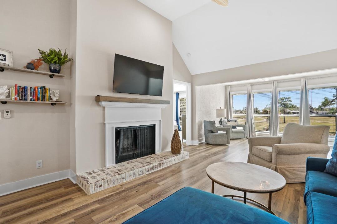 Photo of Livingroom in Upper Grand Lagoon