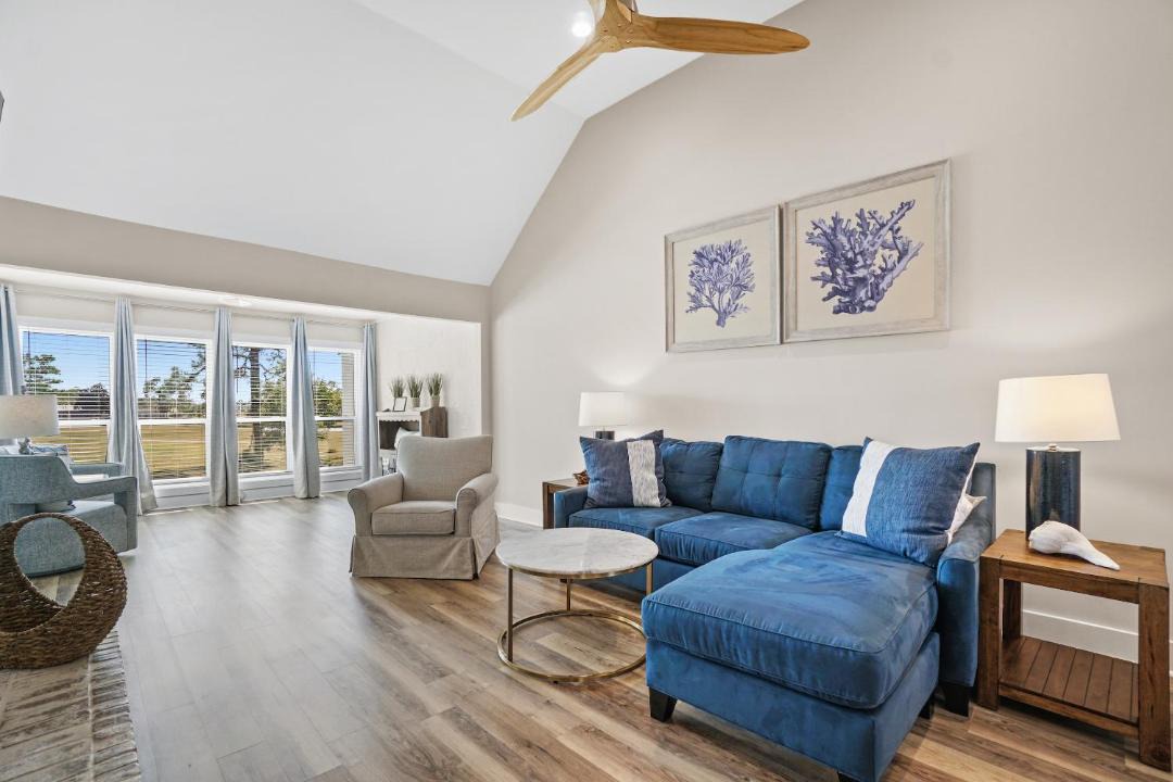 Photo of Livingroom in Upper Grand Lagoon