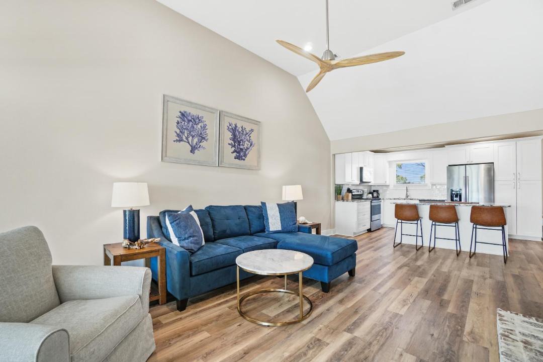 Photo of Livingroom in Upper Grand Lagoon
