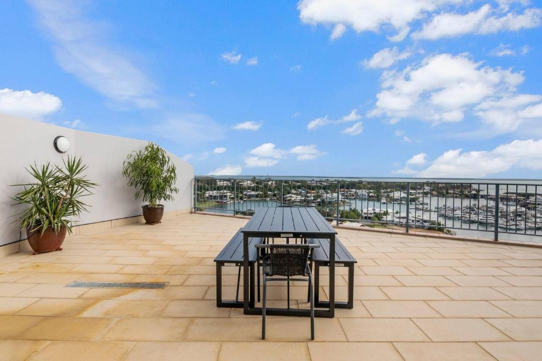 Photo of Patio Balcony in Cullen Bay