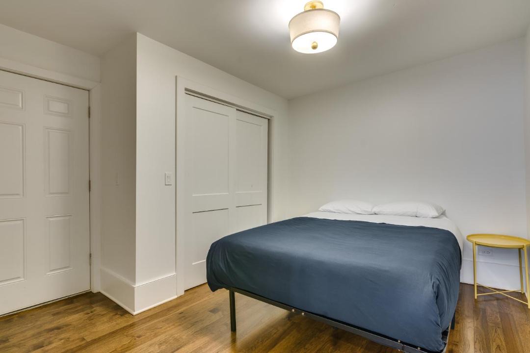 Photo of Bedroom in Old Town Triangle