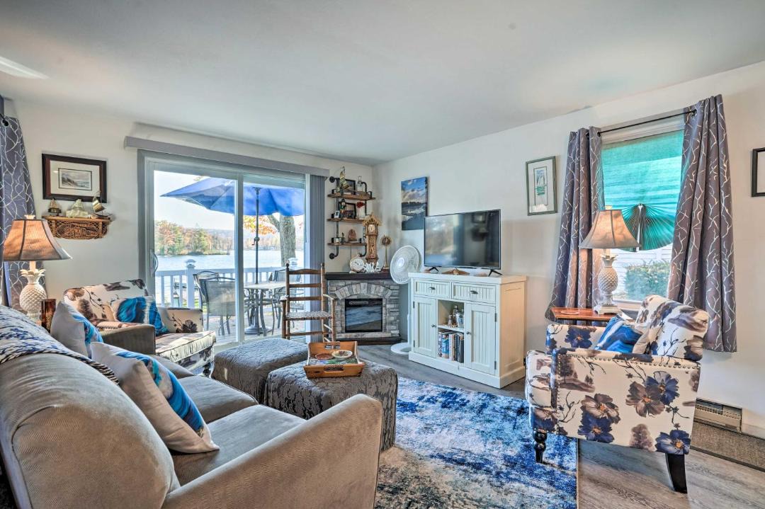 Photo of Livingroom in Tully