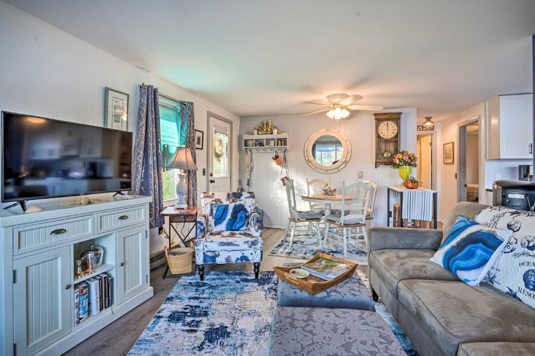 Photo of Livingroom in Tully