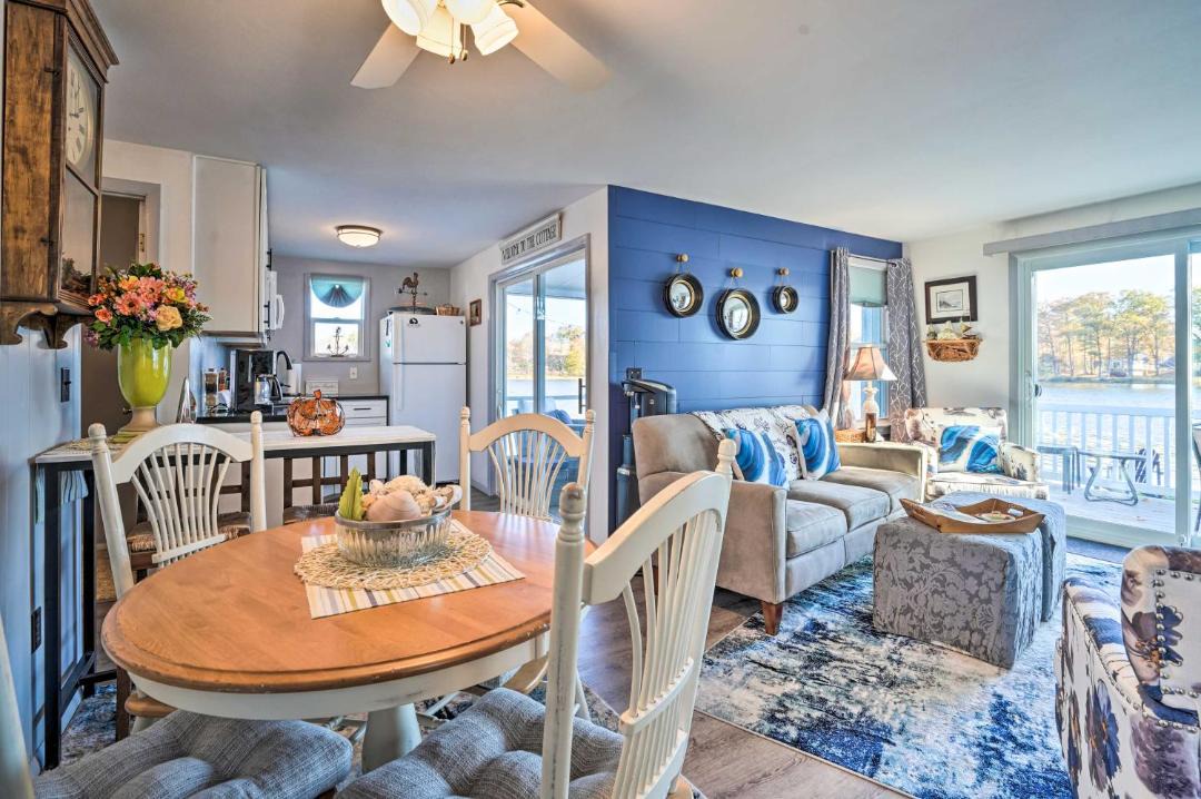 Photo of Livingroom in Tully