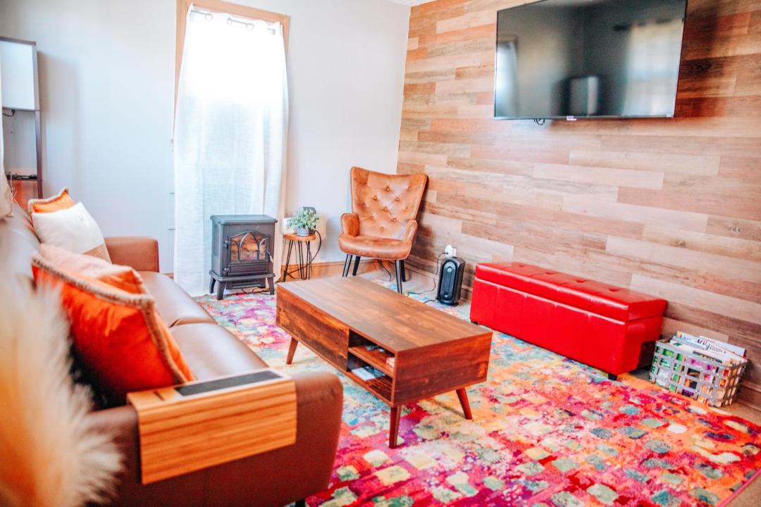Photo of Livingroom in Fieldale