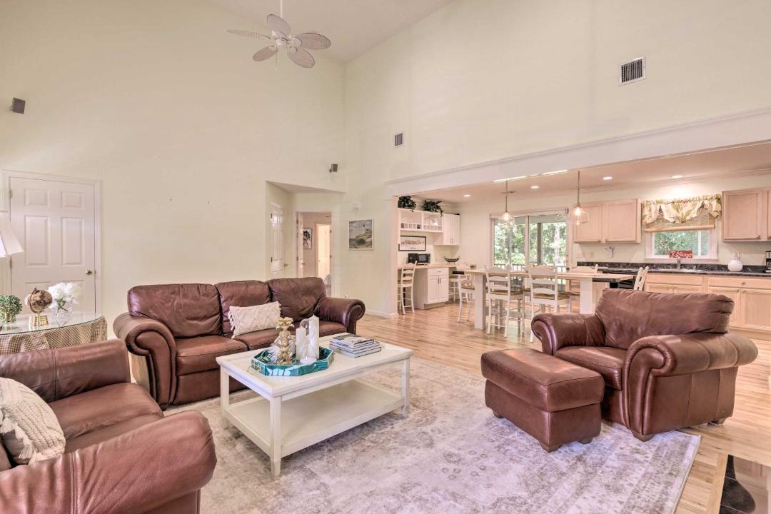 Photo of Livingroom in Jamesport