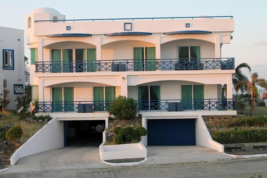 Photo of Buildings in San Fernando