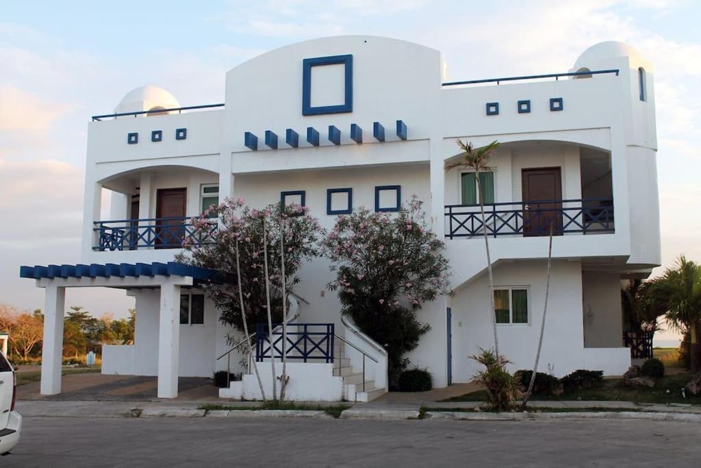 Photo of Buildings in San Fernando