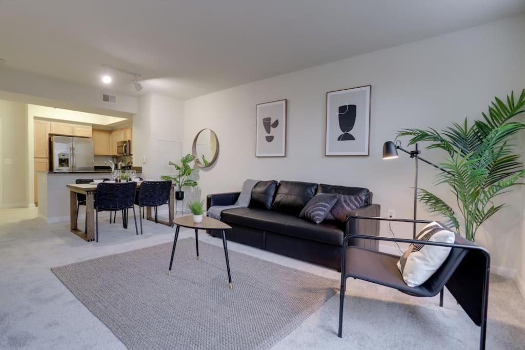 Photo of Livingroom in Aurora Highlands