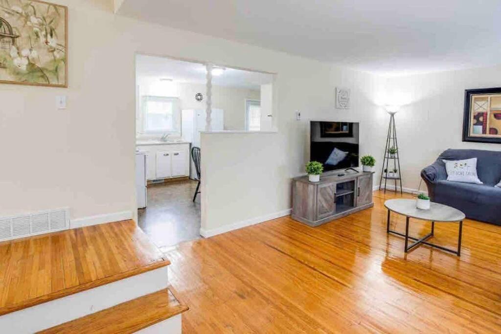 Photo of Livingroom in Rochester