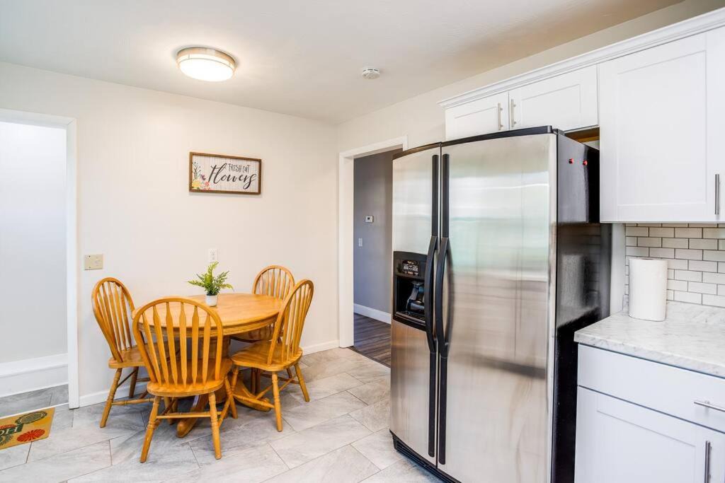 Photo of Livingroom in East Rochester