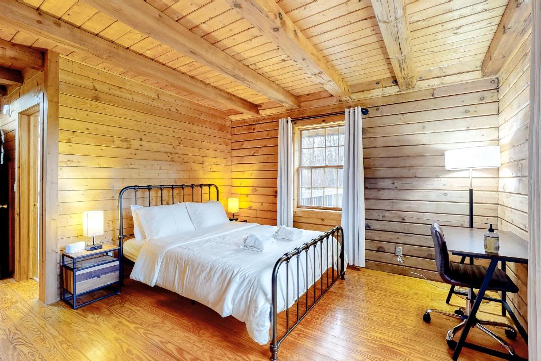 Photo of Bedroom in Town of Torrey
