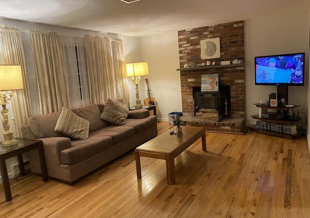 Photo of Livingroom in West Yarmouth