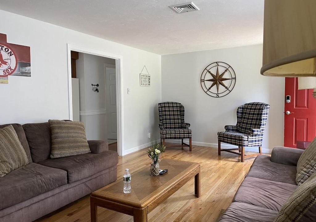 Photo of Livingroom in West Yarmouth