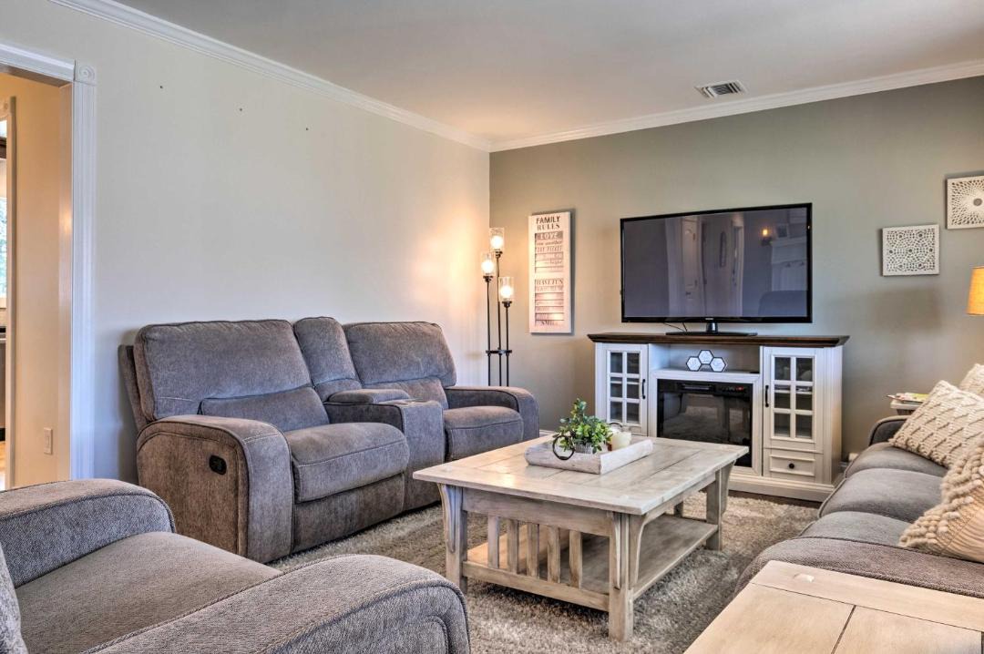 Photo of Livingroom in Mattituck
