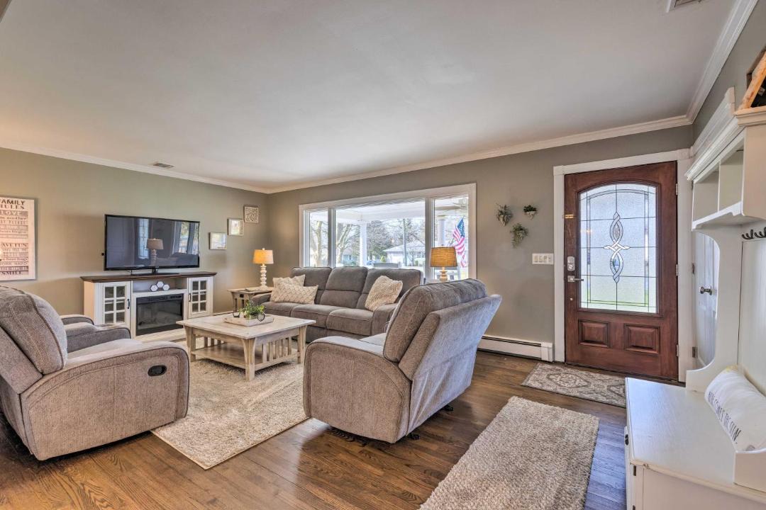 Photo of Livingroom in Mattituck