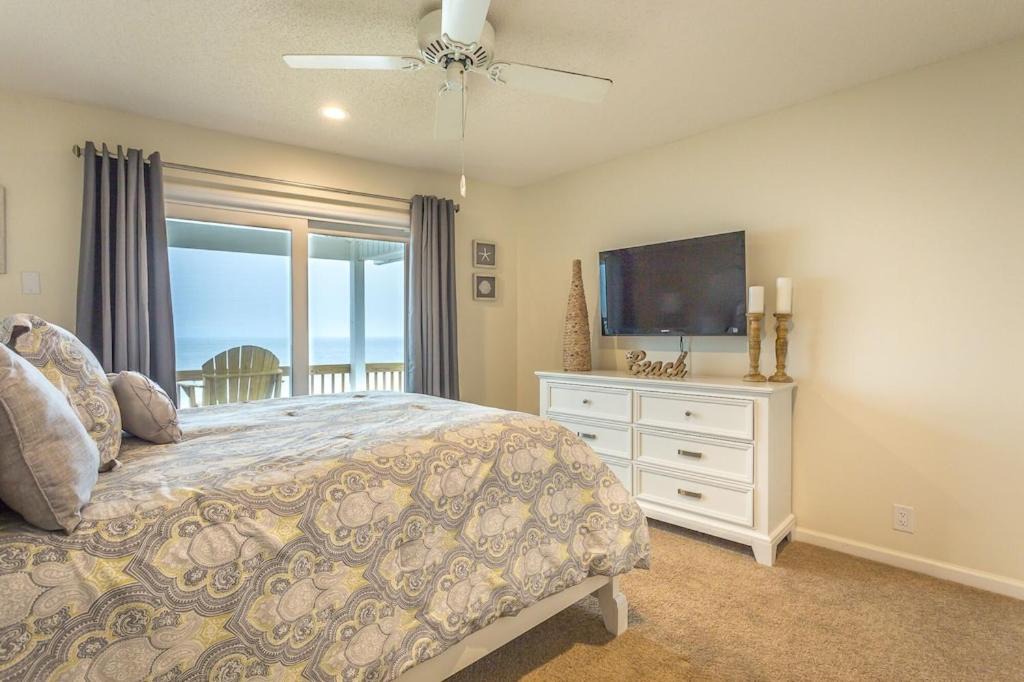 Photo of Bedroom in Alligator Point