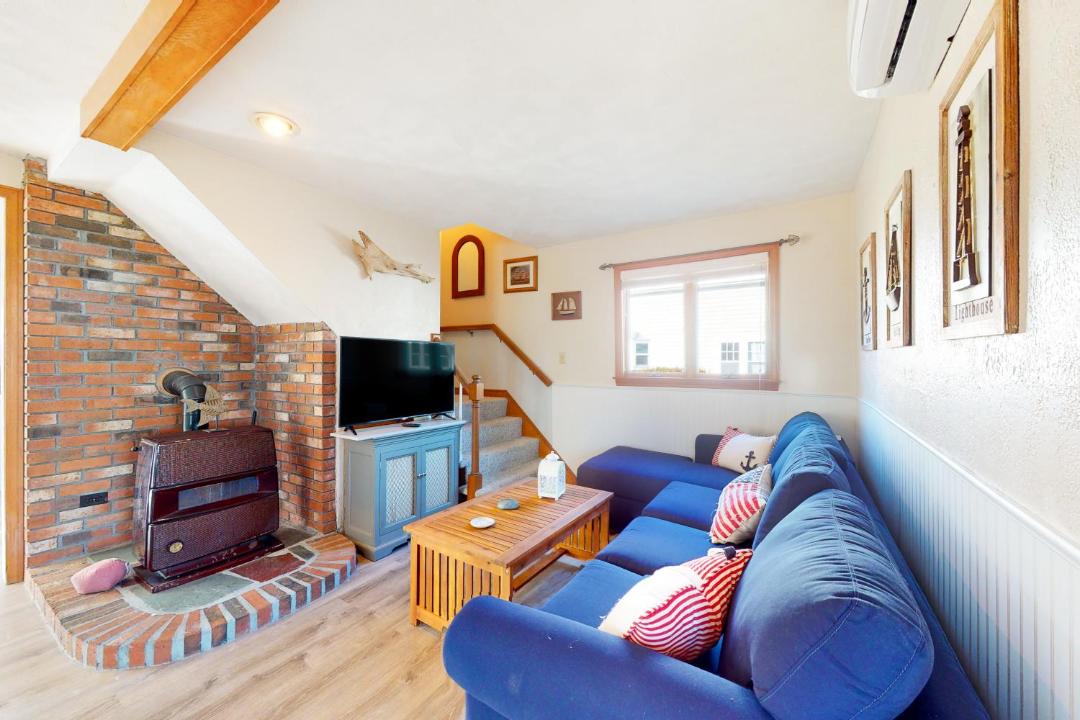 Photo of Livingroom in Wareham Center