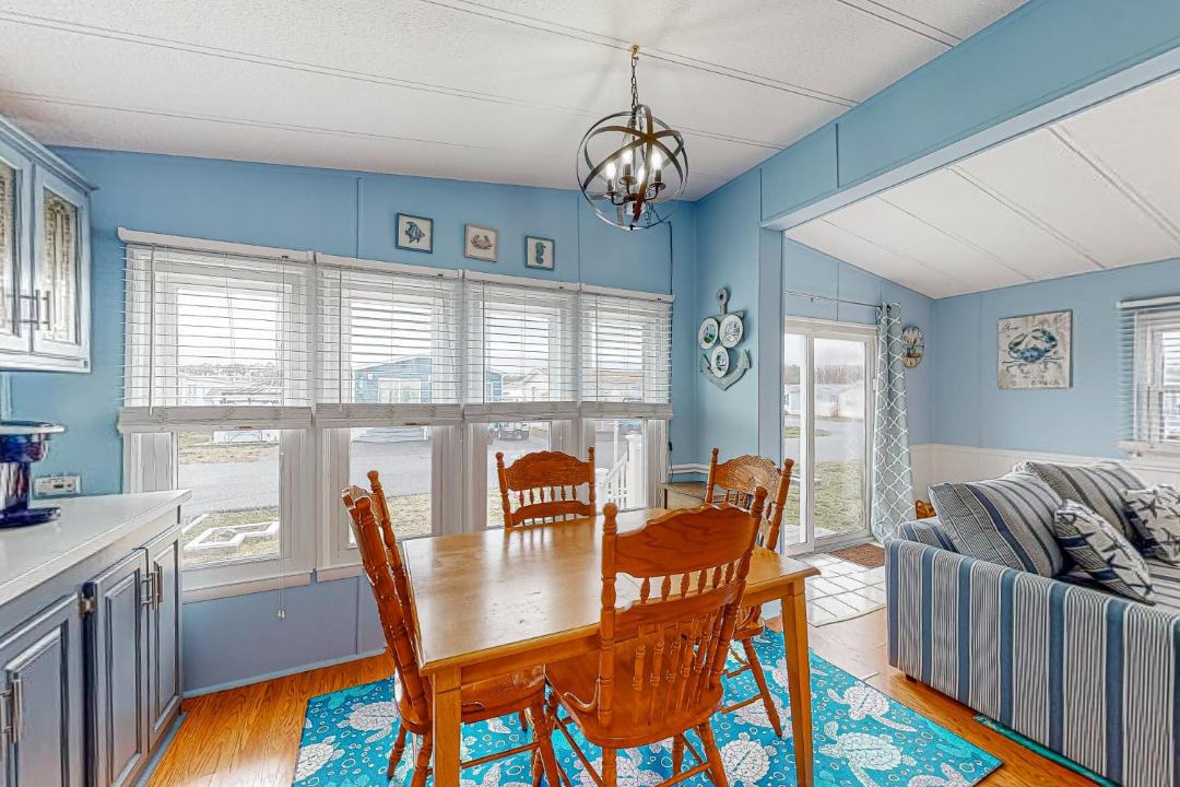 Photo of Livingroom in Assateague Pointe