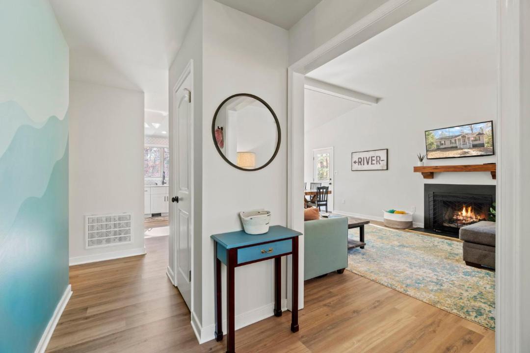 Photo of Livingroom in Weems