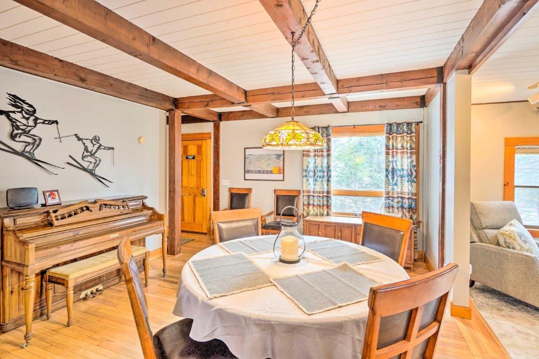 Photo of Livingroom in Charlemont
