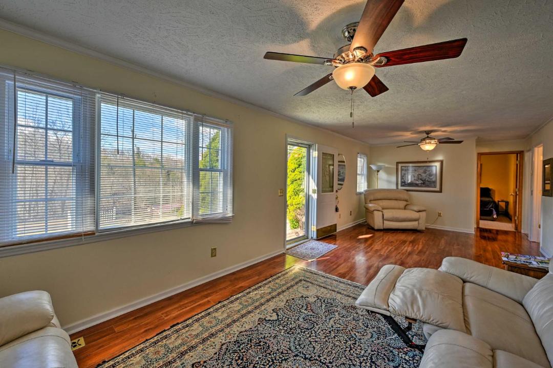 Photo of Livingroom in Piper Gap