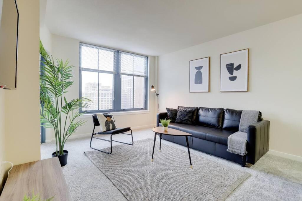 Photo of Livingroom in Aurora Highlands