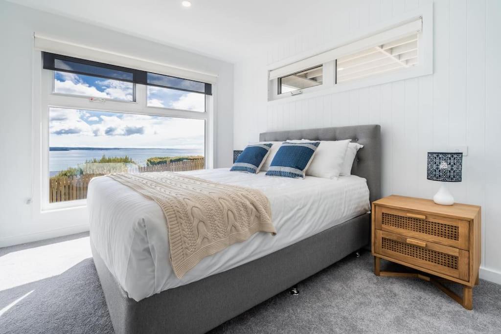 Photo of Bedroom in Binalong Bay