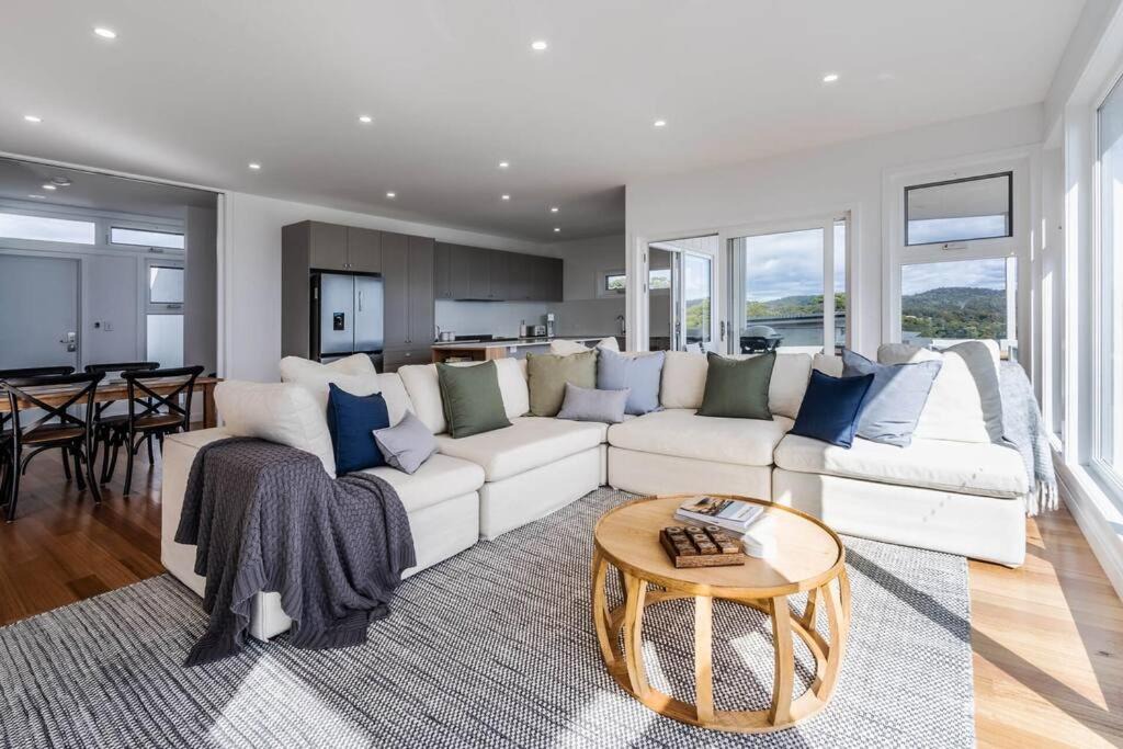 Photo of Livingroom in Binalong Bay
