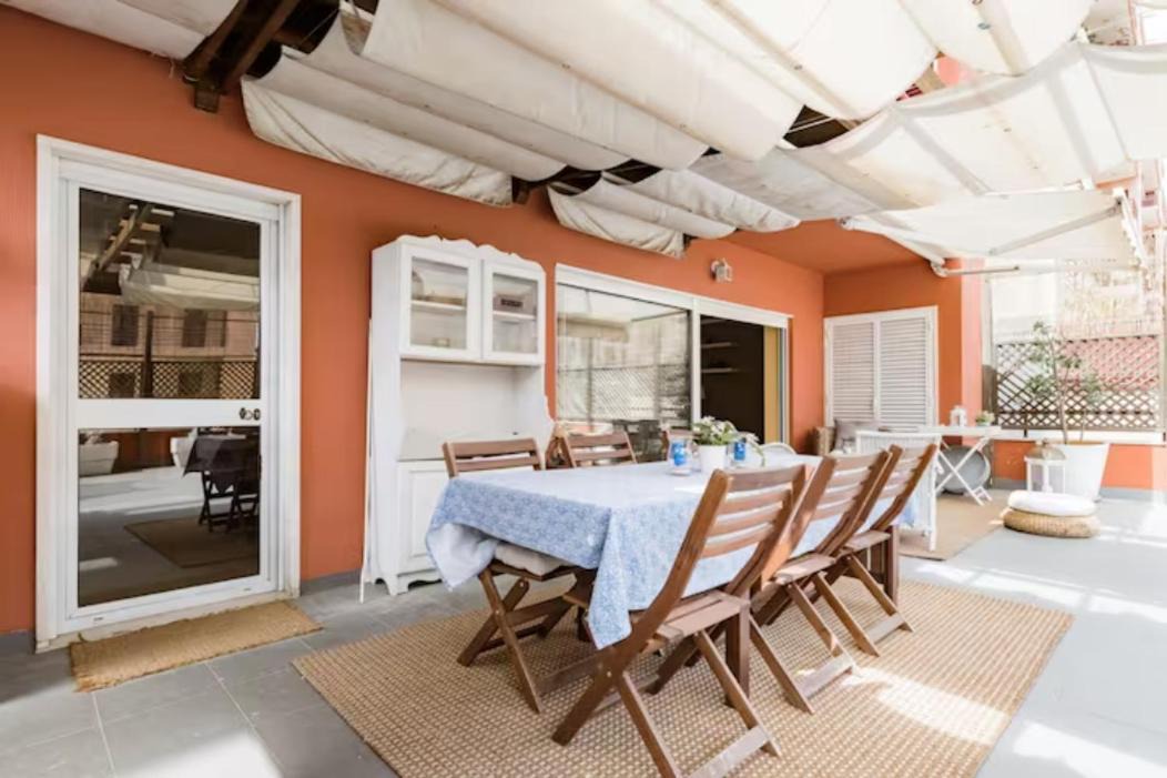 Photo of Patio Balcony in Linda-a-Velha