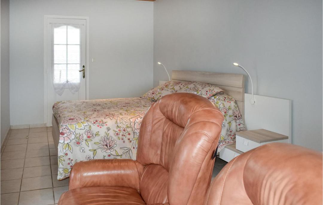 Photo of Bedroom in Quemperven