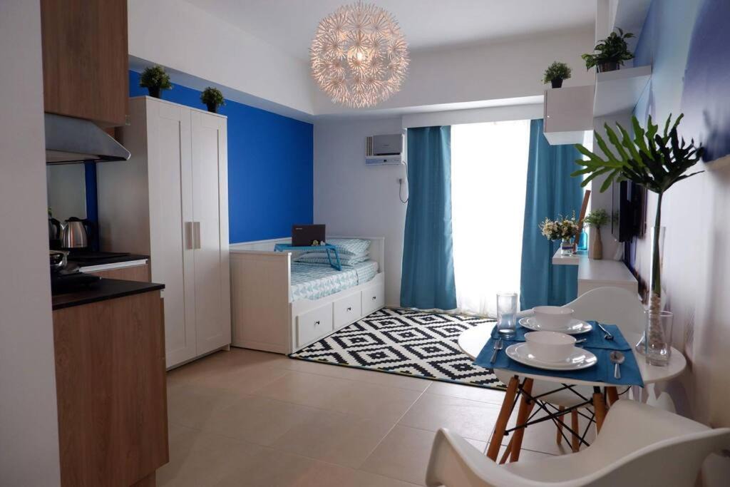 Photo of Livingroom in South Triangle
