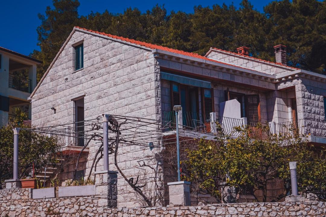 Photo of Buildings in Lumbarda
